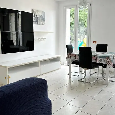 Apartment Airport Marco Polo