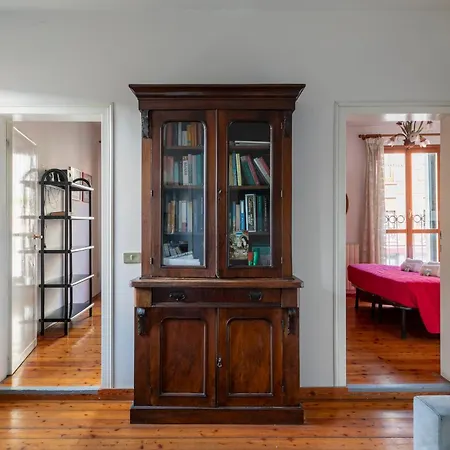 Charming Waterfront - Cannaregio Apartment Venice
