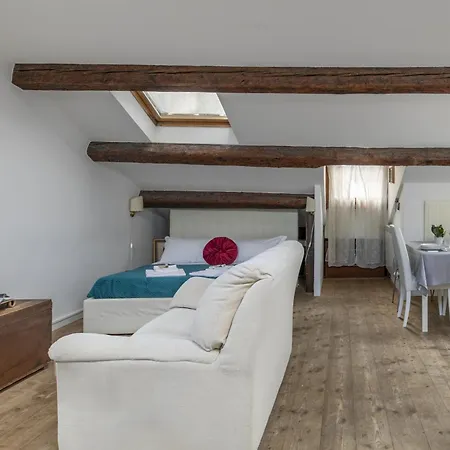 Lovely Attic For 4 Person With Wifi - A/c *