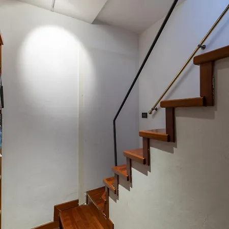 Lovely Attic For 4 Person With Wifi - A/c Apartment *
