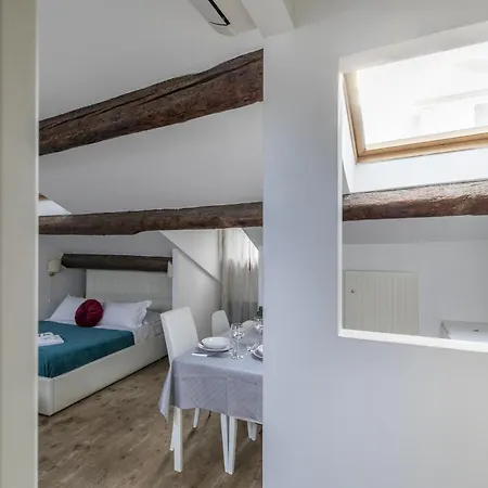 Lovely Attic For 4 Person With Wifi - A/c Venice