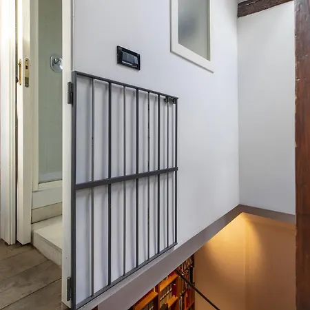 Lovely Attic For 4 Person With Wifi - A/c Apartment