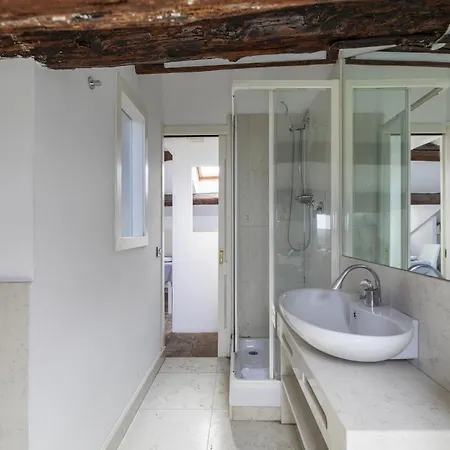 Lovely Attic For 4 Person With Wifi - A/c Apartment *