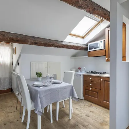 Lovely Attic For 4 Person With Wifi - A/c * Venice