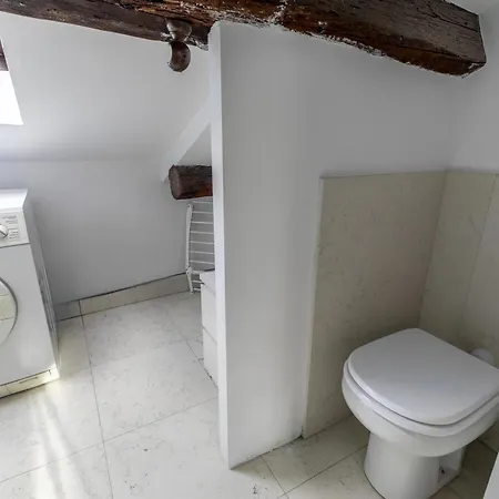 Apartment Lovely Attic For 4 Person With Wifi - A/c