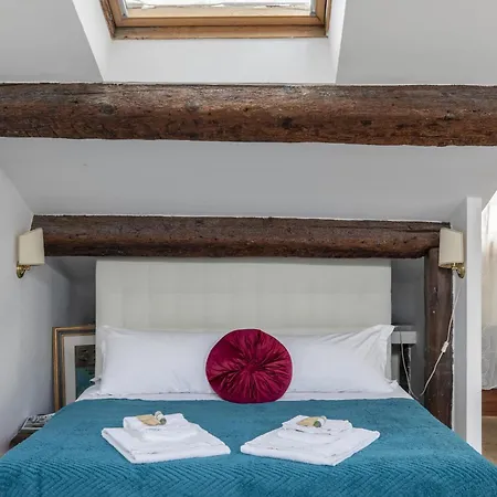 Apartment Lovely Attic For 4 Person With Wifi - A/c *