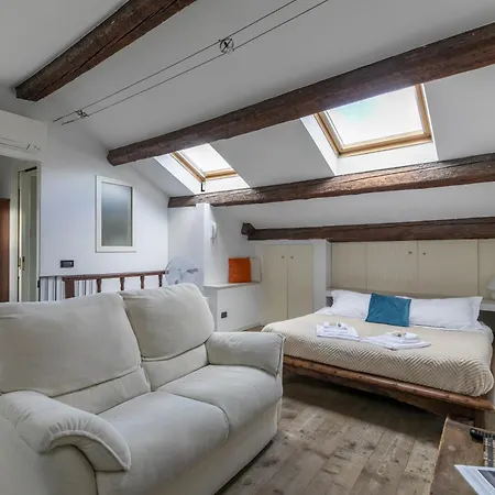 Lovely Attic For 4 Person With Wifi - A/c *