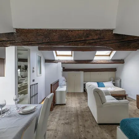 Lovely Attic For 4 Person With Wifi - A/c * Venice