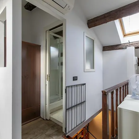 Lovely Attic For 4 Person With Wifi - A/c Apartment