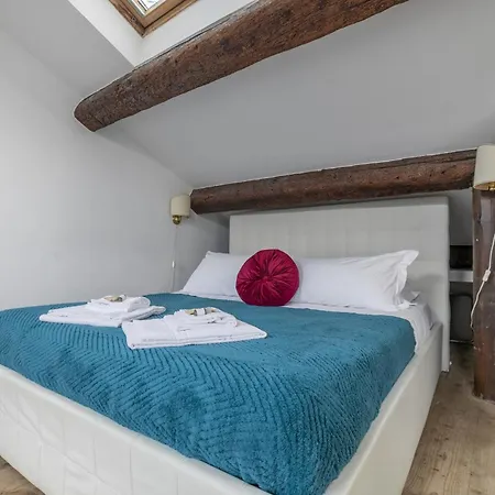 Apartment Lovely Attic For 4 Person With Wifi - A/c