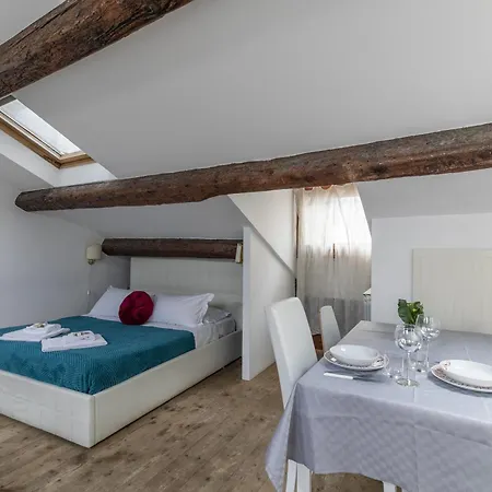 Apartment Lovely Attic For 4 Person With Wifi - A/c *