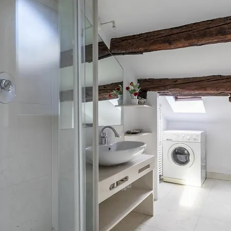 Lovely Attic For 4 Person With Wifi - A/c *