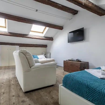 Lovely Attic For 4 Person With Wifi - A/c * Venice