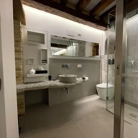 Apartment Veniceloft 5minutefromrialto 10minutefromsanmarco 5minitestationtrain Infrontofcad'oro *