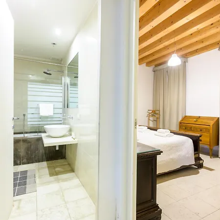 Modern Arch Apartment Venice