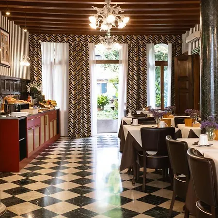 Hotel Accademia - Maravege
