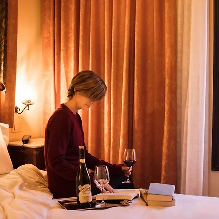 Hotel Flora 3*