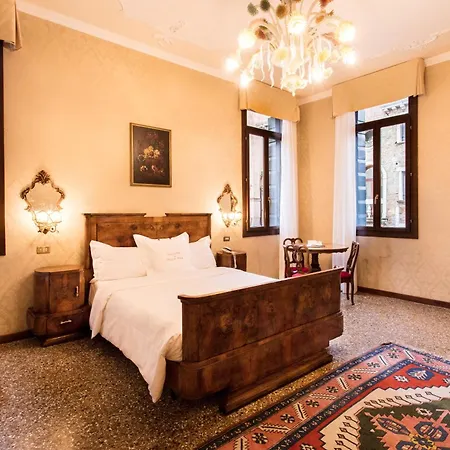 Flora Hotel 3*