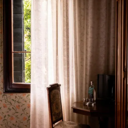 Hotel Flora 3*