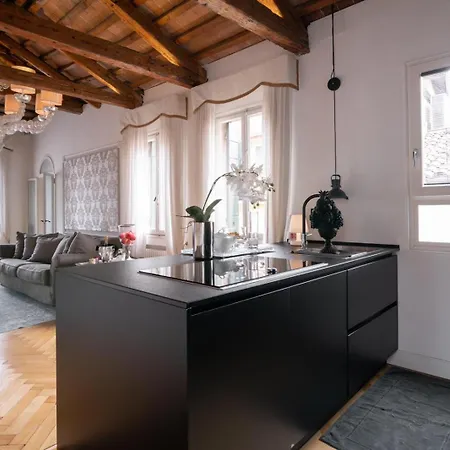 Apartment Rialto Terrace On The Grand Canal