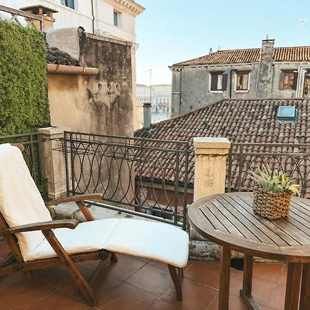 Apartamento Attic Terrace San Square View Venecia