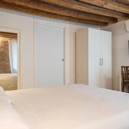 Hermes Guest house *
