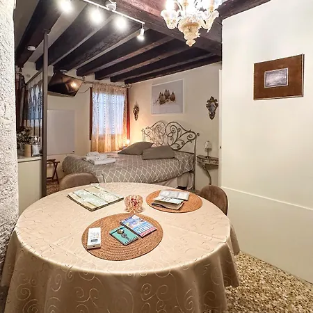Historical Flat In Cannaregio, Venice