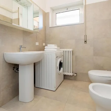 Signorile In Mestre 1 Min From Tram To Apartment Venice