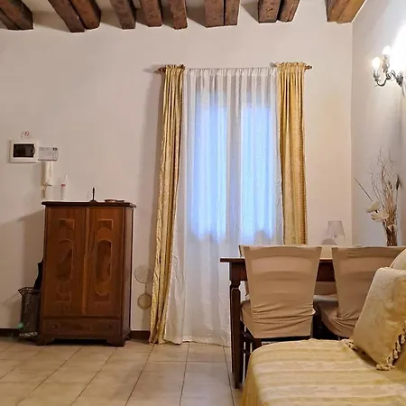 Rialto Laura Apartment