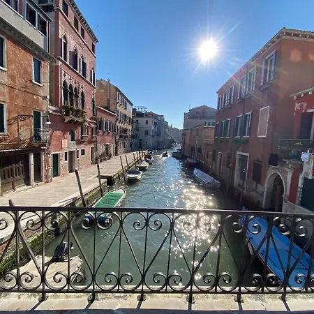 Bella Addai Apartment Venice