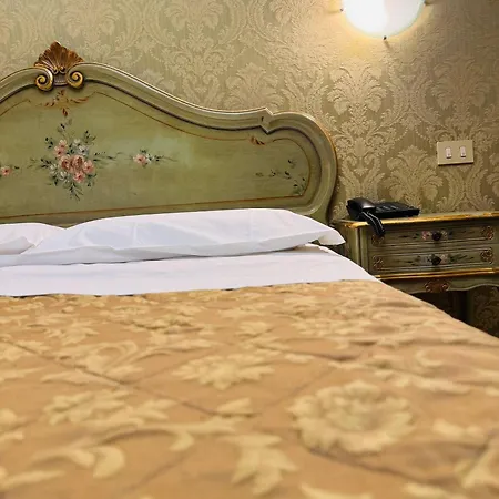 In Guest - Walter - Great * Venice