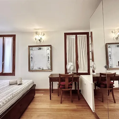 Giardini Apartment Venice