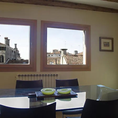 Real Venetian Apartment, 300 M From Rialto Bridge, 100 Sqm Apartment *