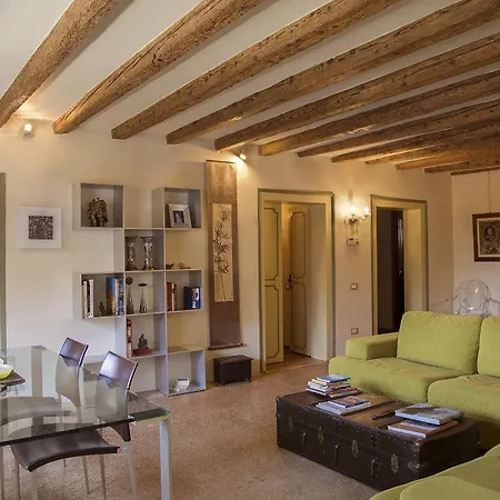 Apartment Real Venetian Apartment, 300 M From Rialto Bridge, 100 Sqm Venice