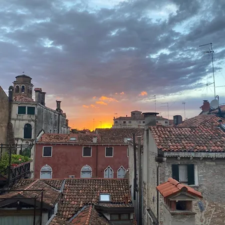Apartment Real Venetian Apartment, 300 M From Rialto Bridge, 100 Sqm