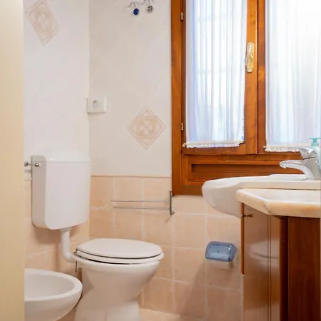 Corte Rossa Oda ve Kahvaltı 3*