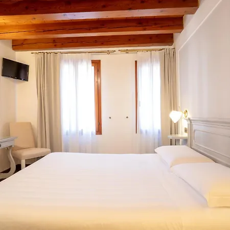 Corte Rossa 3* Venice