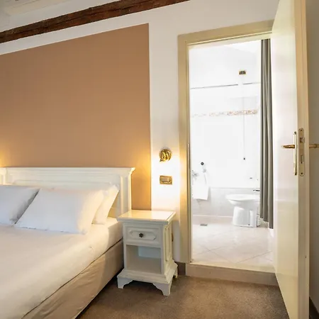 Corte Rossa 3* Venice