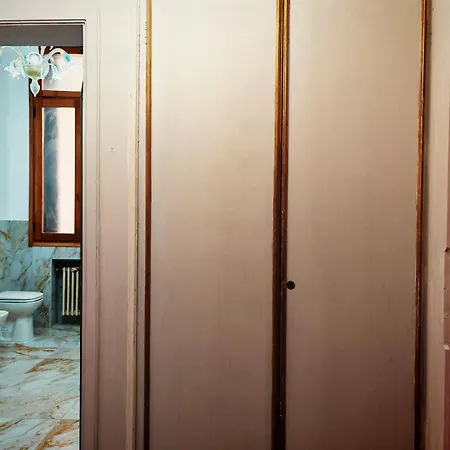 Penzion Tourist House Benátky