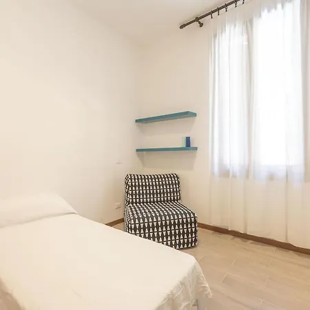 Arte E Cinema,10 Min From Venice,parking,wifi Apartment