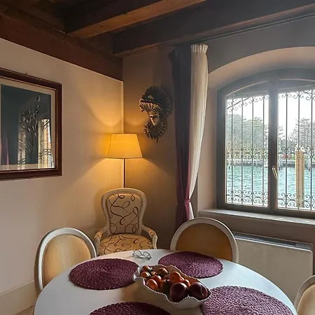 Apartment Molino Stucky Chimera - Canal View