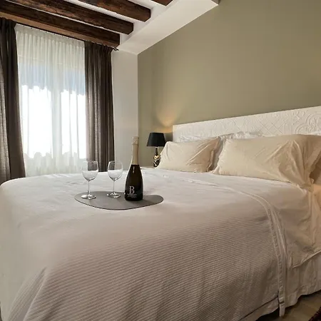 Apartment Stella Bis, 500m From Rialto's Bridge *