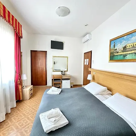 Tito Hotel