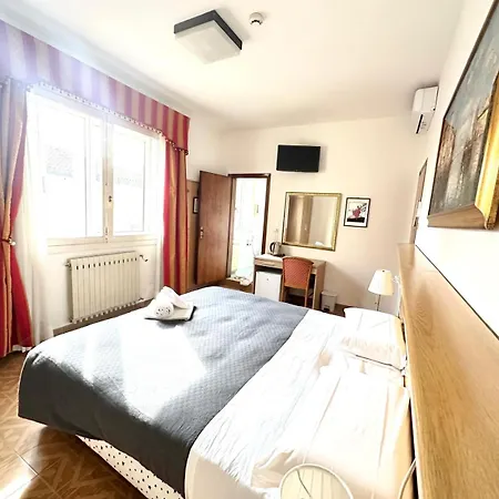 Tito Hotel