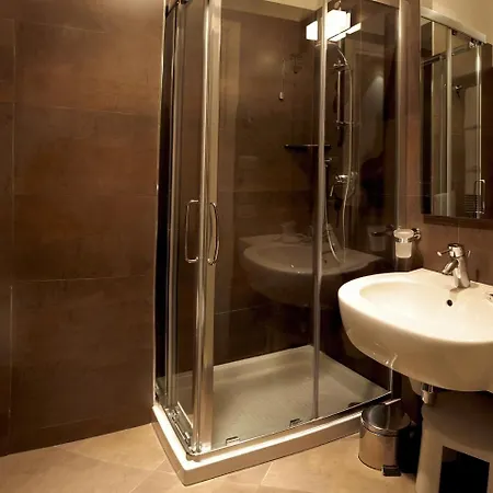 Dell'opera Hotel