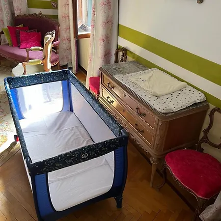 Charming Large Palazzo In Center For Up To 9 People Venice