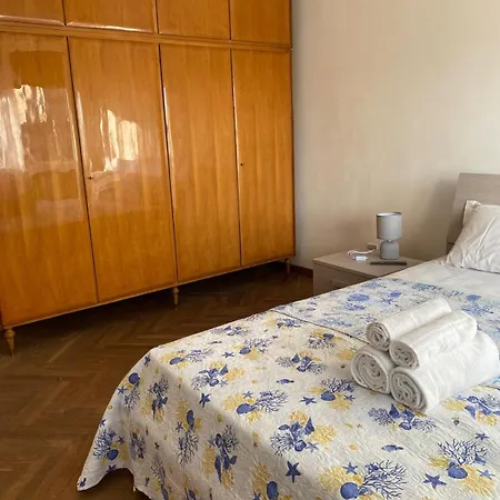 Happy Bed & Breakfast