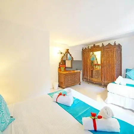 Apartment In ! On Whtsapp ! Check The Number From The Photos! Lovely Venice