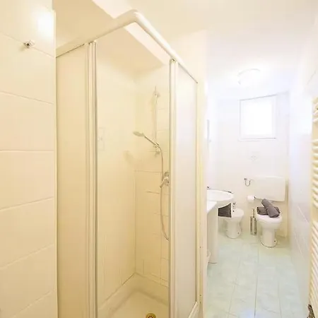 Apartment In ! On Whtsapp ! Check The Number From The Photos! Lovely Venice