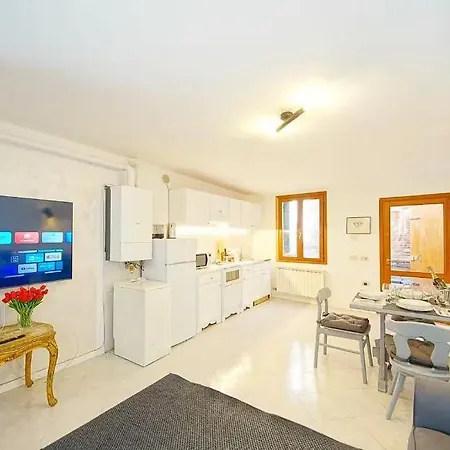 Apartment In ! On Whtsapp ! Check The Number From The Photos! Lovely